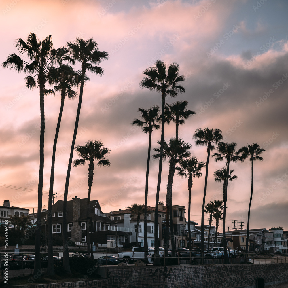 Obraz premium Sunrise over Manhattan Beach