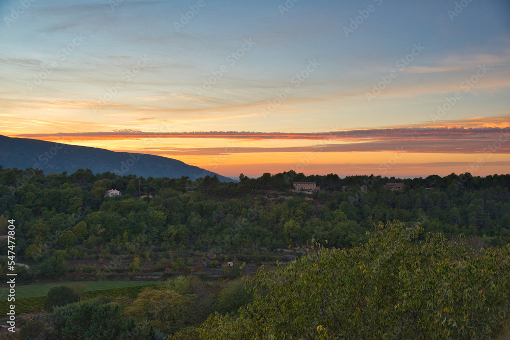 Menerbes im Luberon in der Provence Menerbes im Luberon in der Provence