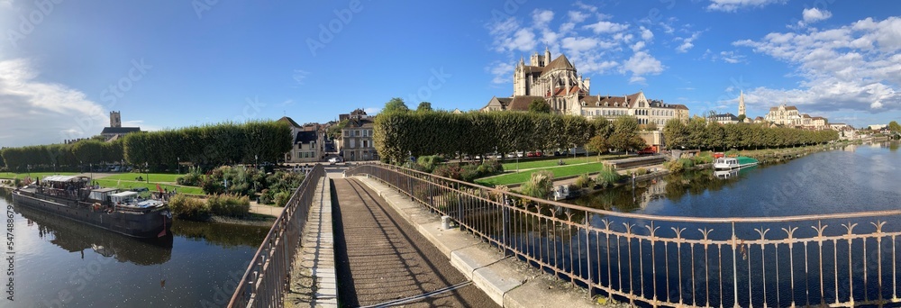 Naklejka premium view from the bridge on Auxerre and the cathedral 