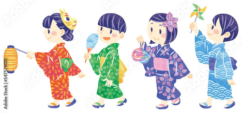 夏祭り　浴衣で出かける子ども達	