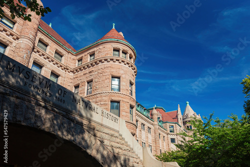 Obraz na płótnie Sunny exterior view of the American Museum of Natural History w salonie