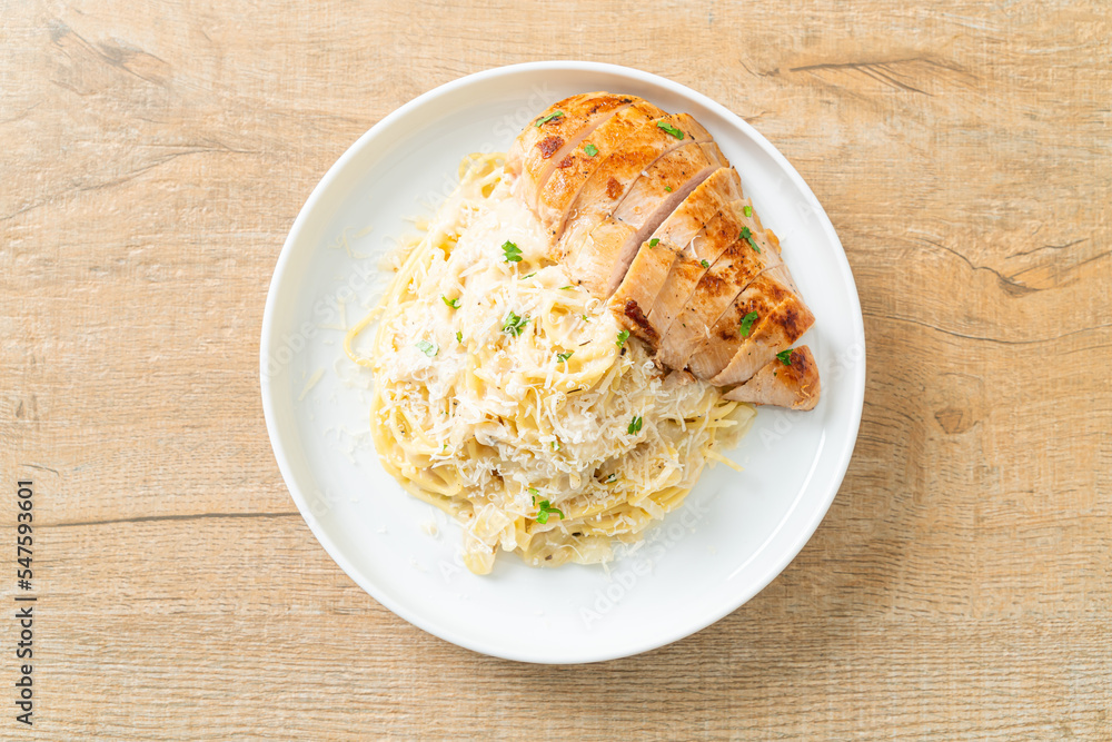spaghetti white creamy sauce with grilled chicken spaghetti white creamy sauce with grilled chicken