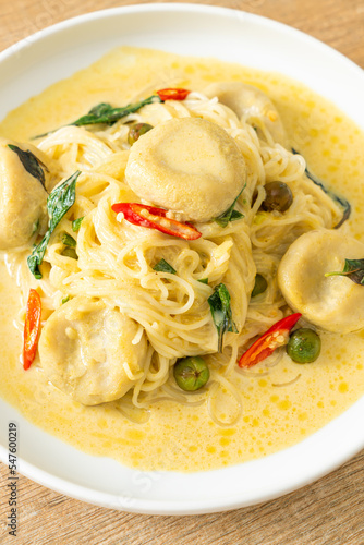 Rice Noodles with Green curry and Fish ball