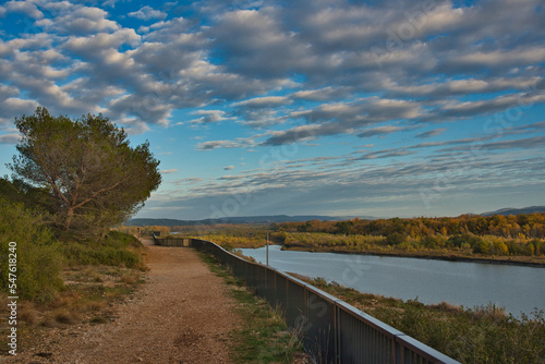 Wallpaper Mural Die Durance bei Mérindol in der Provence Torontodigital.ca