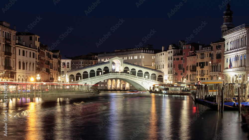 Venezia. Ponte di Rialto di notte