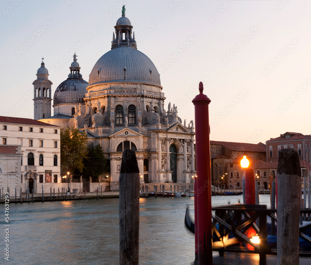 Venezia.Santa Maria della Salute, facciata sul Canal Grande