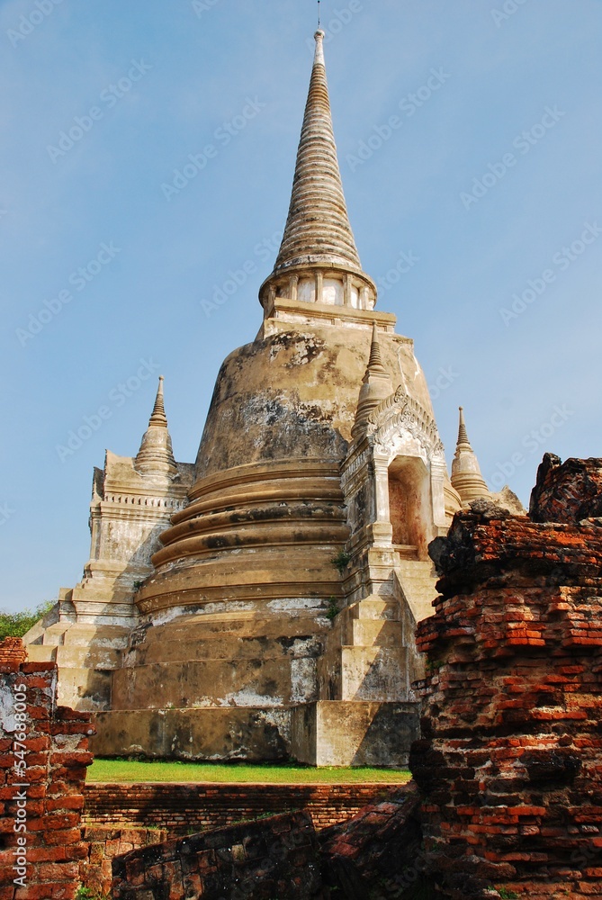 Fototapeta premium アユタヤ歴史公園 ワット・プラ・シーサンペット