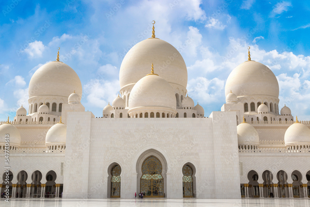 Fototapeta premium Sheikh Zayed Grand Mosque in Abu Dhabi