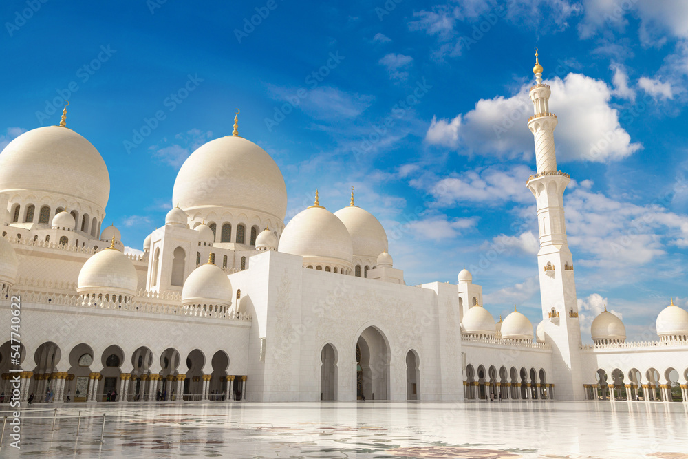 Fototapeta premium Sheikh Zayed Grand Mosque in Abu Dhabi