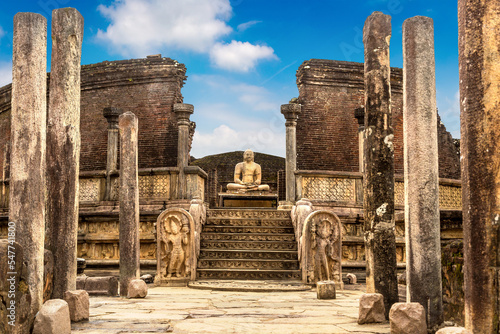Vatadage in Polonnaruwa photo