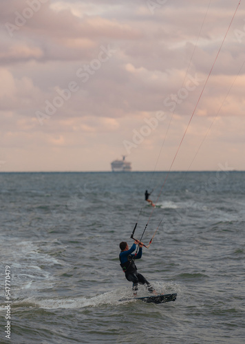 kite surfing in the sea Miami Beach   © Alberto GV PHOTOGRAP