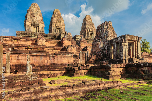 Fotografie Ruins of Ta Keo temple in Angkor temple complex in Cambodia