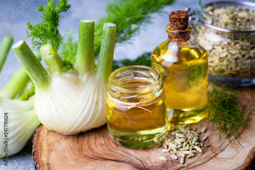 Fennel oil and fennel seeds