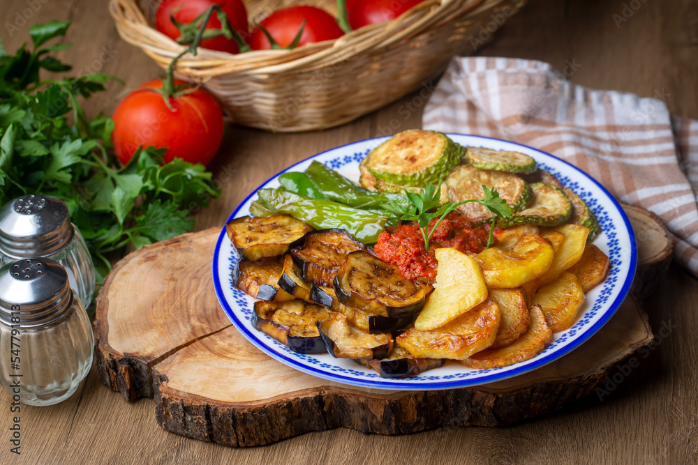 Turkish style mixed vegetable fried (Karisik Kizartma) Turkish style mixed vegetable fried (Karisik Kizartma)