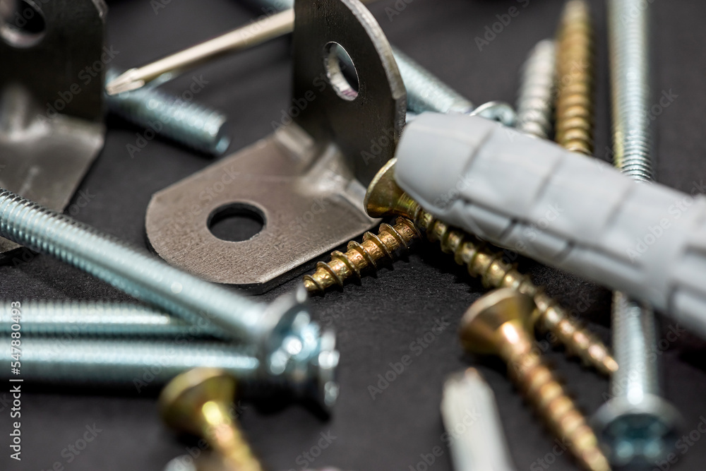 Enlarged view of various screws from above. Enlarged view of various screws from above.