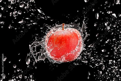 リンゴと水しぶき