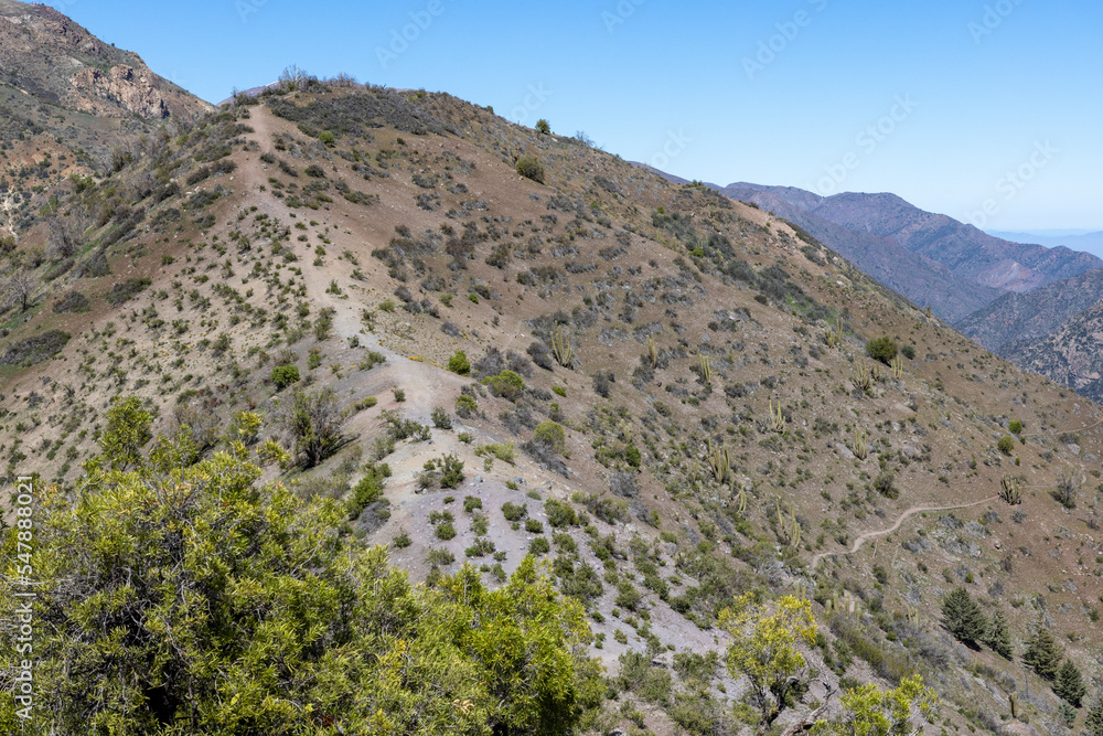 Mirador Tres Valles  - Santuario de la Naturaleza Yerba Loca - Traveling Chile