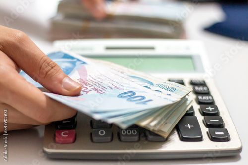 Turkish Lira, Turk Parasi, Turkish Money (Turkish Turk Parasini Sayan Adam Eli)