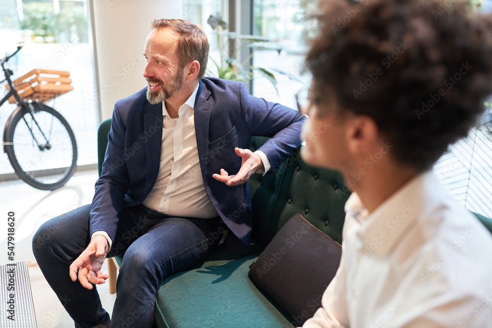 Business Berater oder Manager im lockeren Smalltalk Business Berater oder Manager im lockeren Smalltalk