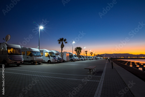 Stellplatz für Reisemobile in Gibraltar Spanien bei Nacht