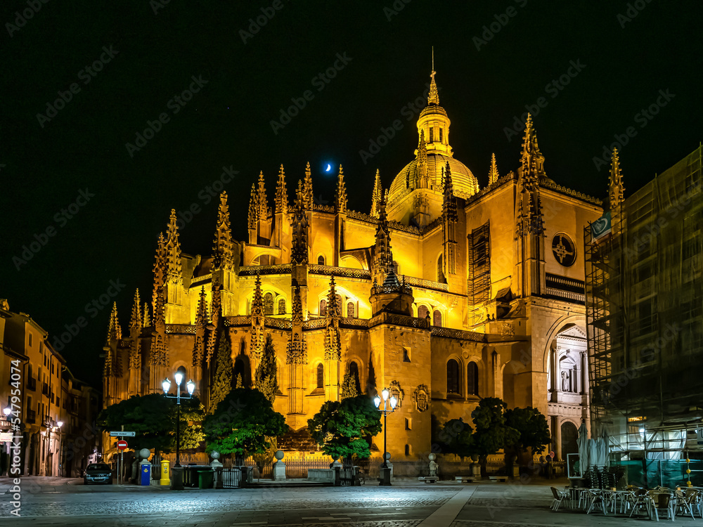 Nightview of the Catedral de Santa Maria de Segovia at Segovia, Castilla y Leon, Spain
