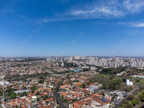 Fototapeta Naklejka Na Ścianę i Meble -  Panoramic aerial view of Ribeirão Preto in the interior of São Paulo