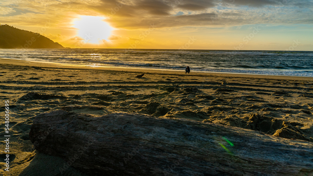 Obraz premium Atardecer junto al mar