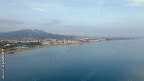 Plage et front de mer au nord du Maroc