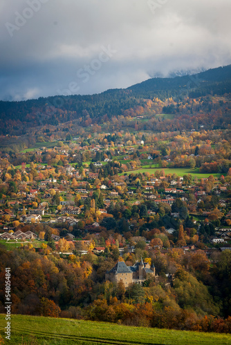  Uriage les Bains, Isère, Rhône-Alpes, France, 20 11 2022 autumn landscape from the crests of Uriage, rural landscape, countryside landscape