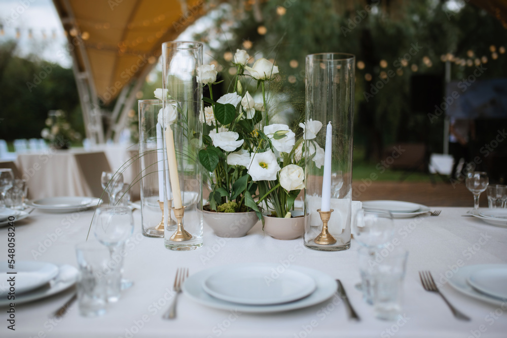 Fototapeta premium Banquet hall for weddings, banquet hall with atmospheric decor