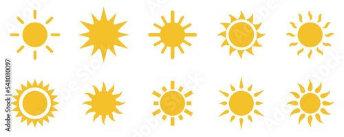 Conjunto de iconos de sol amarillo. Sol brillante, puesta de sol, rayos de sol. Ilustración vectorial