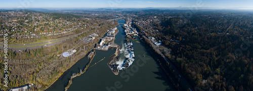 Obraz na plátně The Willamette Falls is a natural waterfall between West Linn and Oregon City, not far south of Portland, Oregon