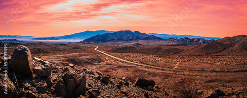 Photo Mojave Desert National Preserve, tranquil sunset hilltop landscape on California
