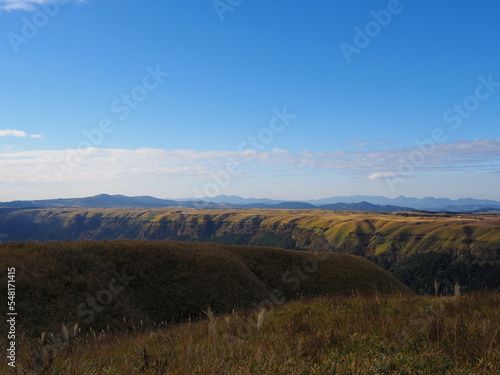 阿蘇の外輪山の縁の写真