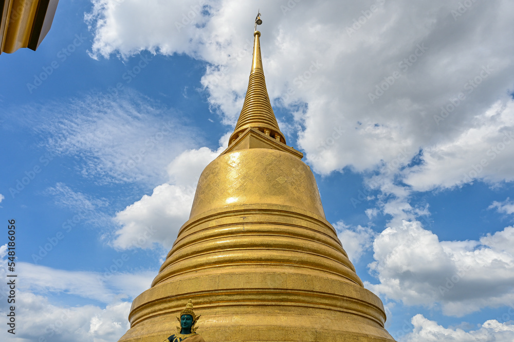 Golden Mount ,Wat Saket Ratchaworamahawihan Rong Mueang, Pathum Wan, Bangkok, Thailand
With the Temple of the Golden Mount (Phu Kaho Thong)