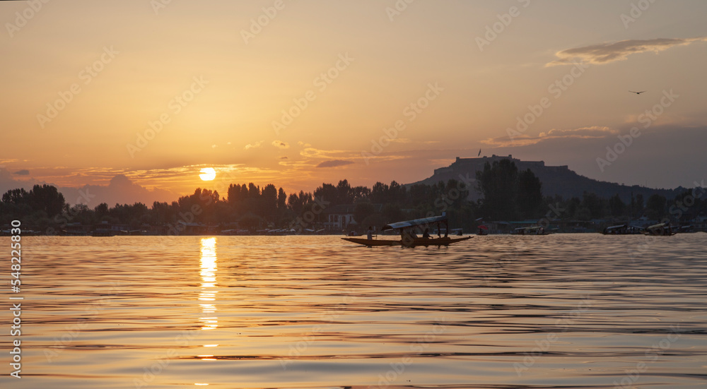 Naklejka premium Amazing Sunset at Dal Lake, Kashmir, India
