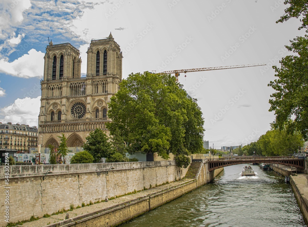 Obraz na płótnie Notre-Dame Cathedral in Paris w salonie