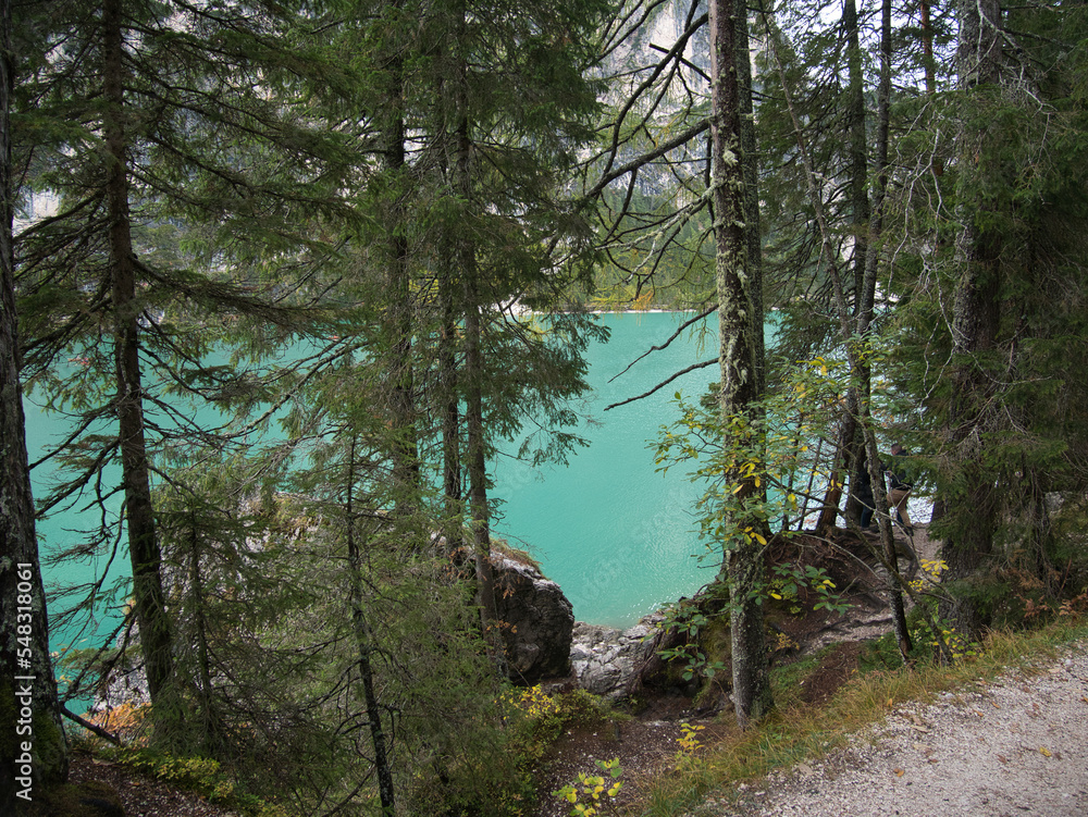 Obraz premium On the trails around Braies Lake in the fall. Dolomites, Italy.