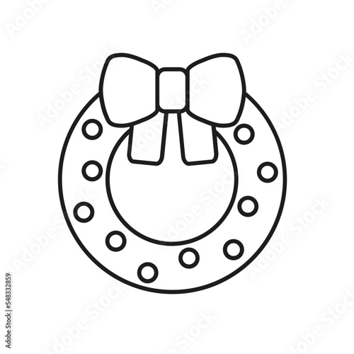 Corona de Navidad con bolas y lazo de regalo