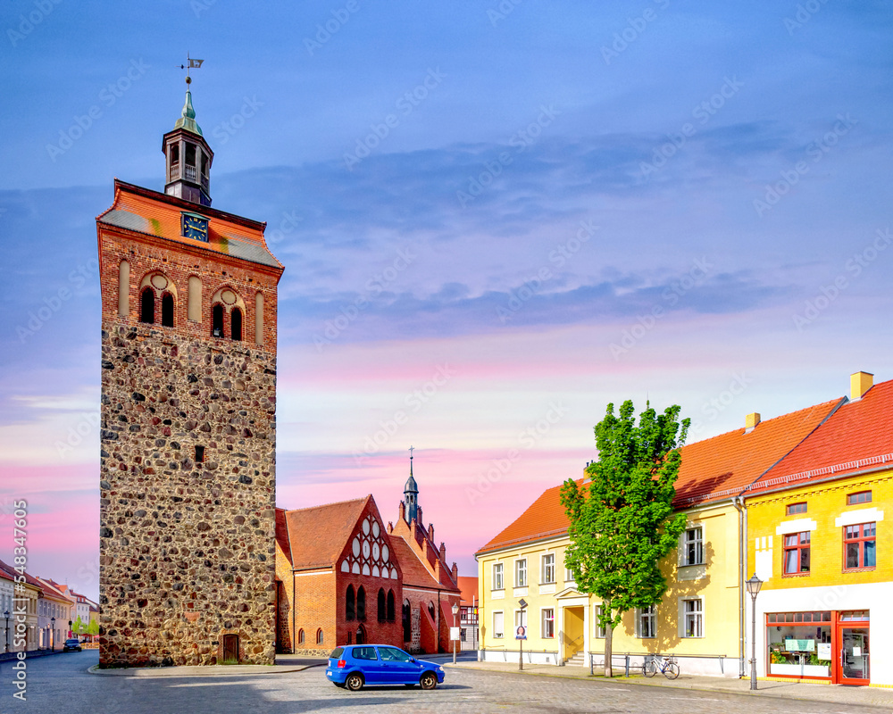 Marktturm und Sankt Johanniskirche, Luckenwalde, Brandenburg, Deutschland 