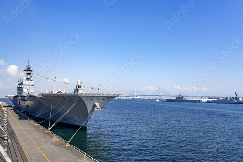 神奈川県横浜市 横浜みなとみらいに停泊している護衛艦いずも