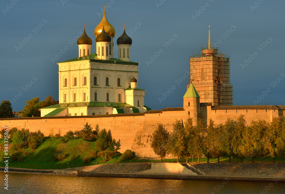 The walls of the Pskov Kremlin The walls of the Pskov Kremlin