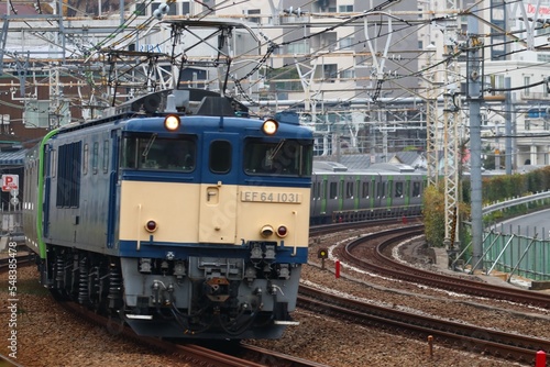 貨物列車 EF64山手線配給列車
