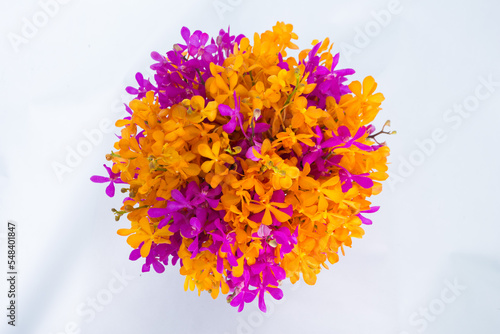 Clear picture of bouquet made in a circle shape, very beautiful.