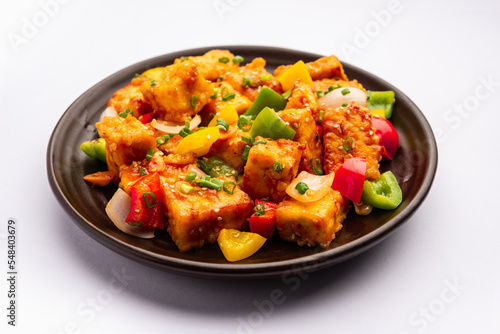 chilli paneer dry is made using cottage cheese, Indo chinese food