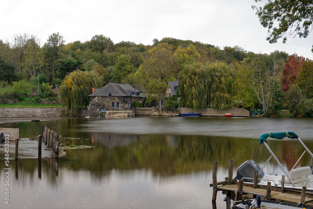 Chenillé-Changé (49) : les bords de la Mayenne Chenillé-Changé (49) : les bords de la Mayenne