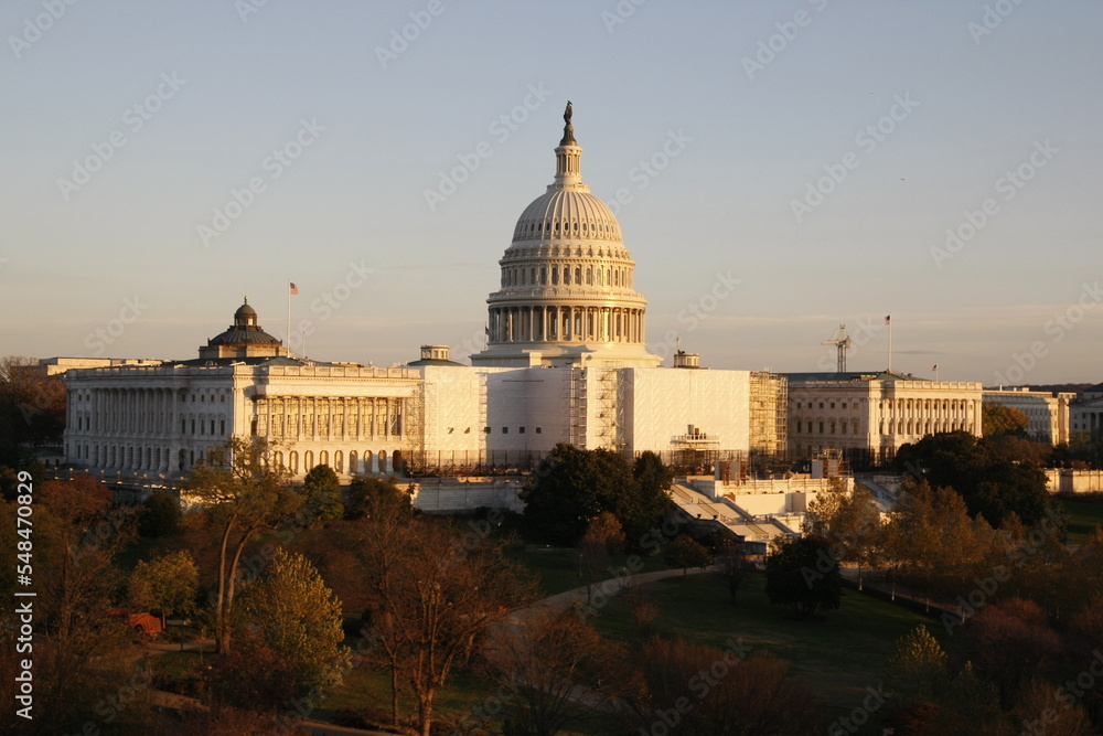 Fototapeta premium Congress building in the sunset 