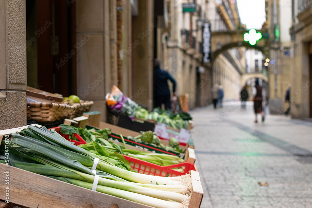Obraz premium Vegetable shop in the Old Town of Donostia-San Sebastian