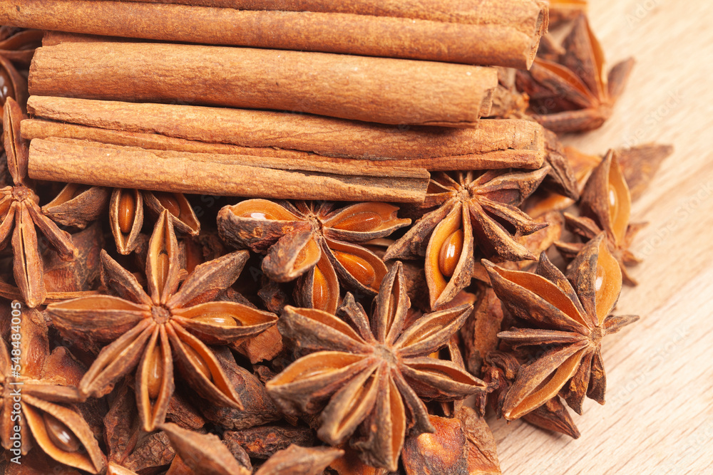 Cinnamon sticks and anise star Cinnamon sticks and anise star
