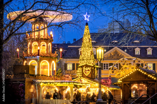 Weihnachtsmarkt auf dem Bonner Münsterplatz